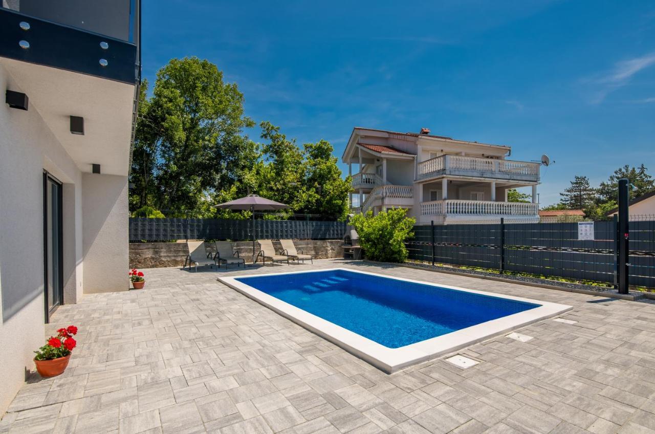Apartments Villa "Aurea" With Pool Krk Town Exterior foto
