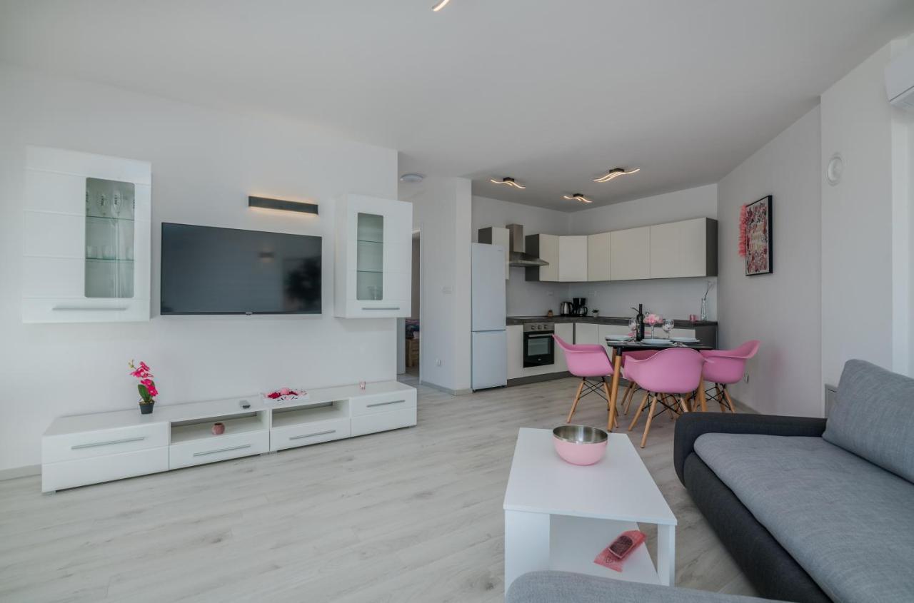 Apartments Villa "Aurea" With Pool Krk Town Exterior foto
