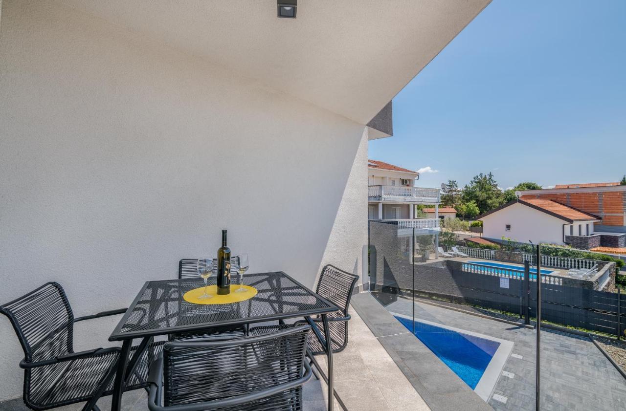 Apartments Villa "Aurea" With Pool Krk Town Exterior foto