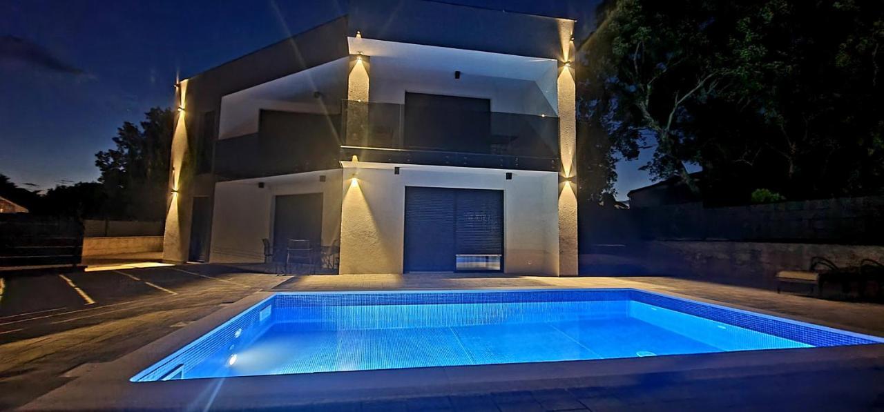 Apartments Villa "Aurea" With Pool Krk Town Exterior foto